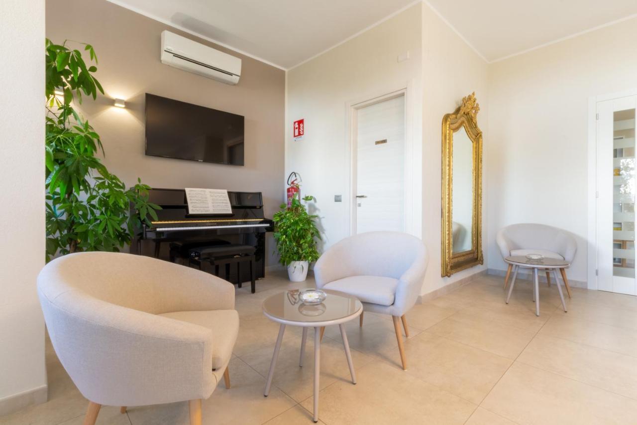 Hotel New Ca'Mea Villasimius Exterior foto
